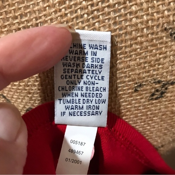 ▪️GAP Red Tee - Picture 5 of 5